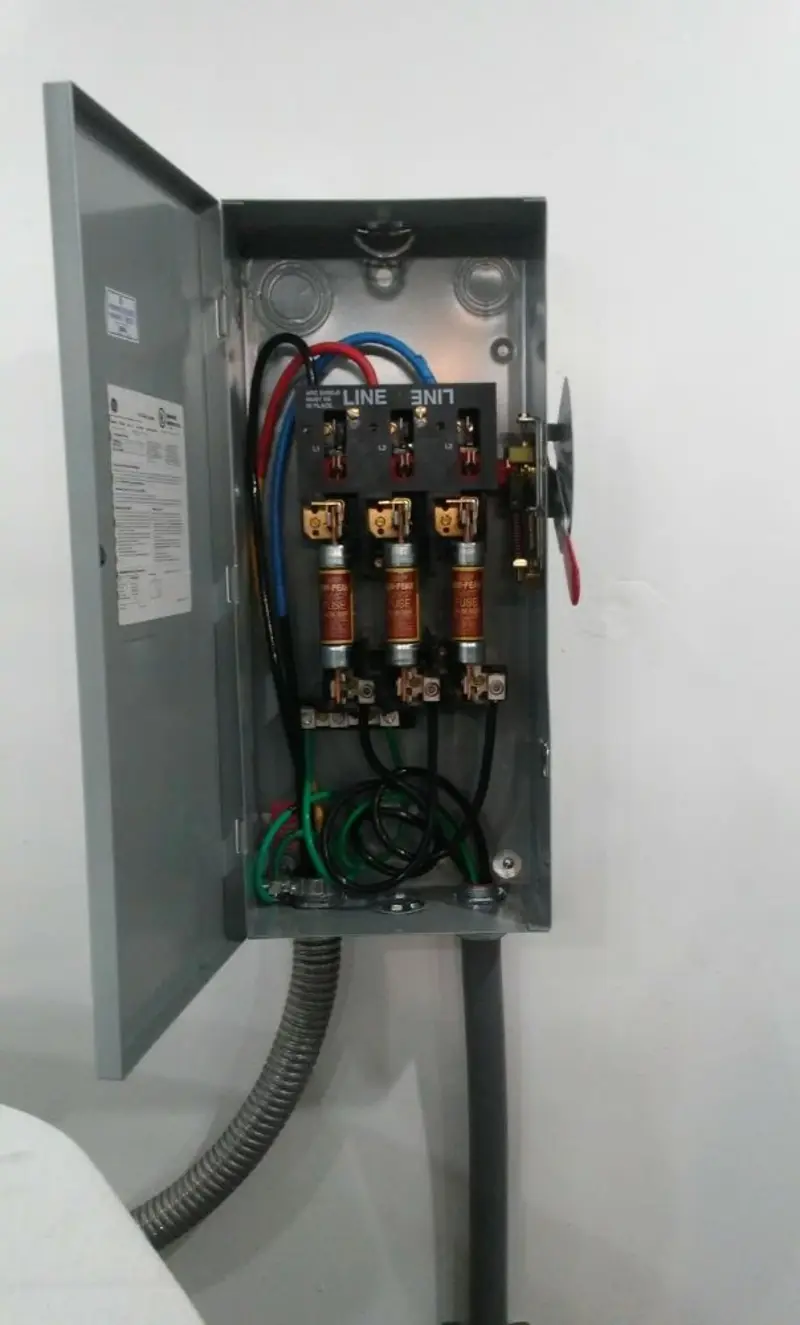 Three-phase disconnect switch installed for Smoke Detector Installation in Maywood